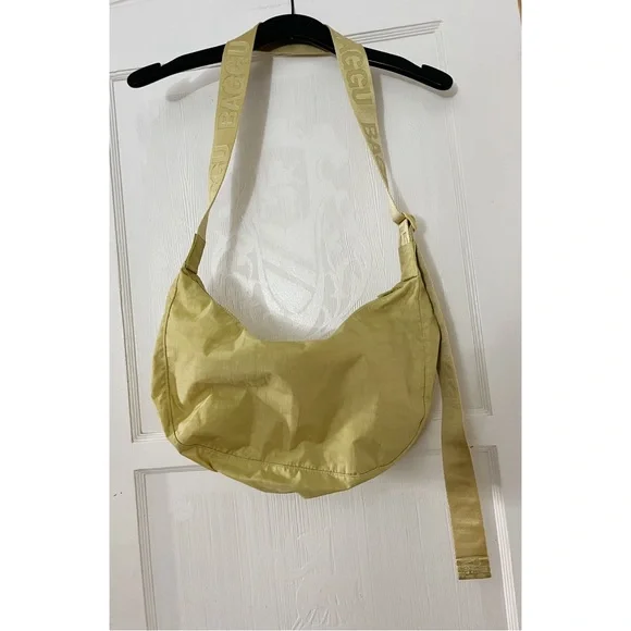 BAGGU Medium Crescent Bag - Butter Yellow - Picture 3 of 4